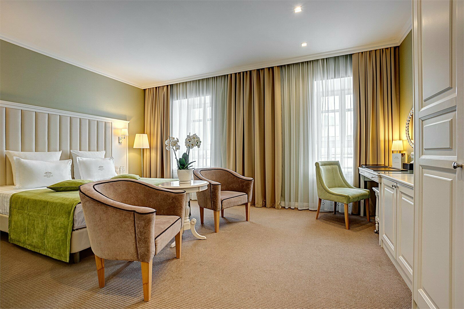 Улучшенный двухместный номер с 1 кроватью или 2 отдельными кроватями, вид на город