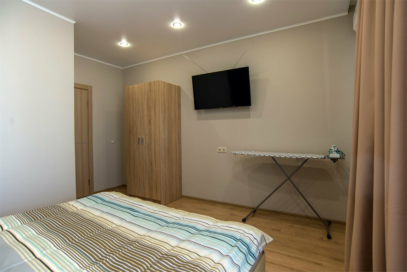 Апартаменты с 2 спальнями. Вид на реку Казанку и аквапарк "Ривьера"