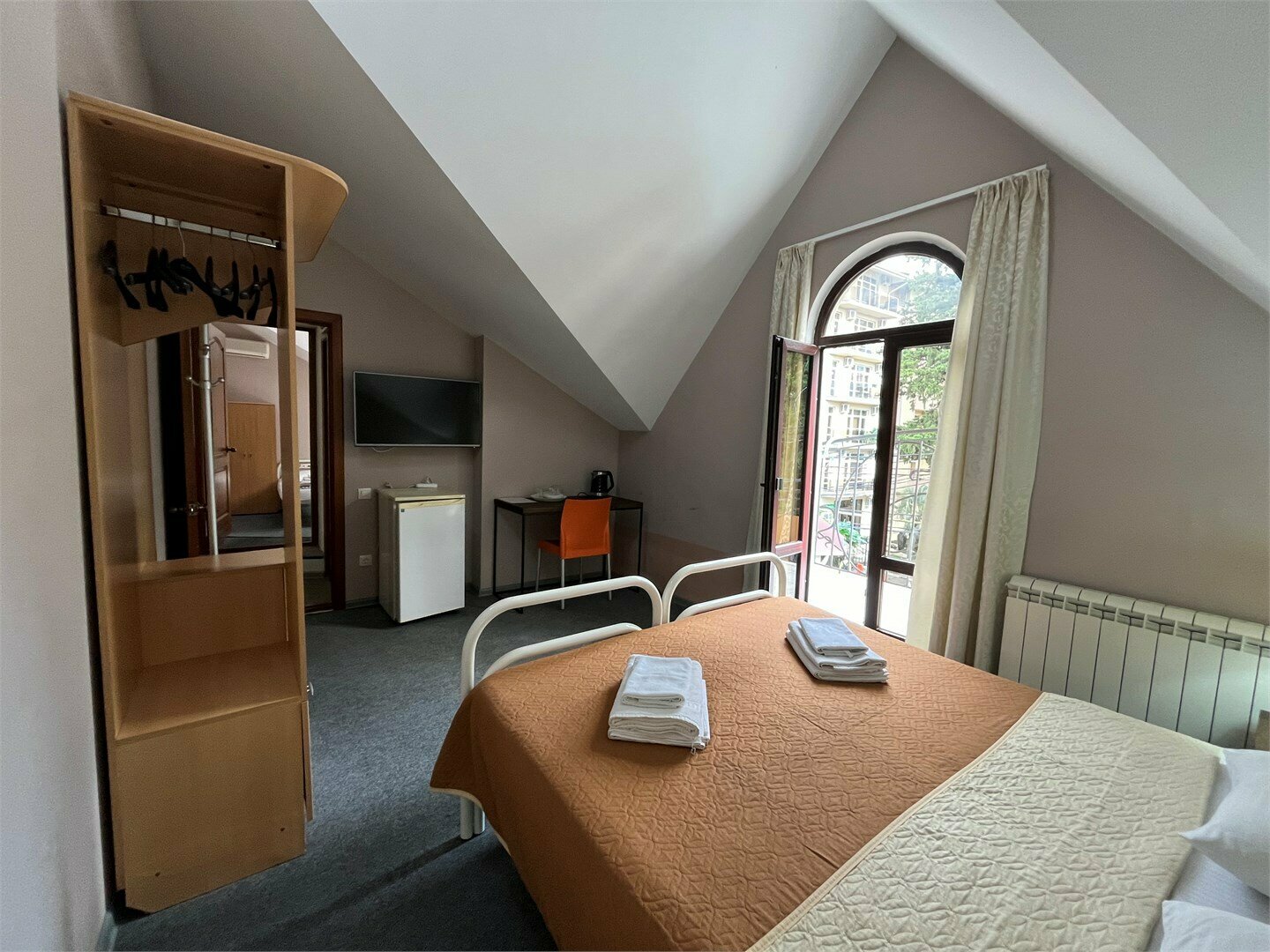 Семейный двухкомнатный комфорт с балконом