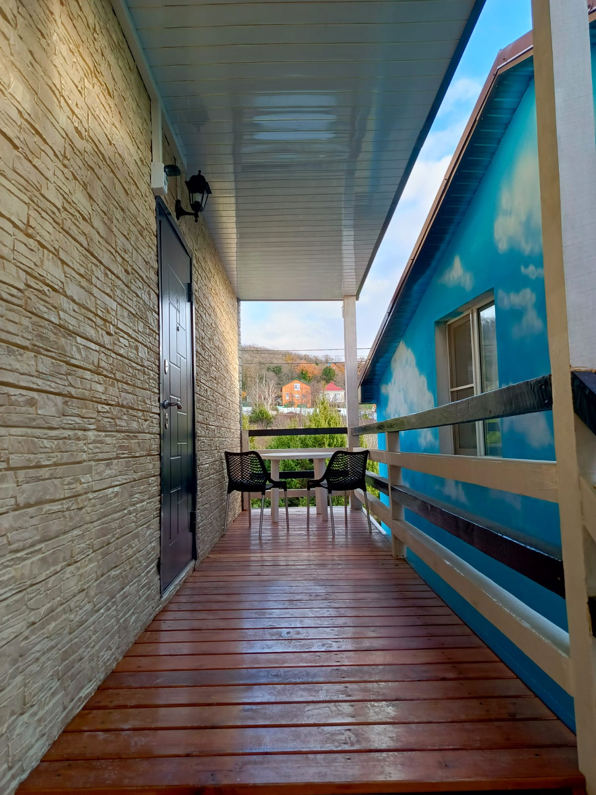 Трехместный номер «Комфорт» с душем