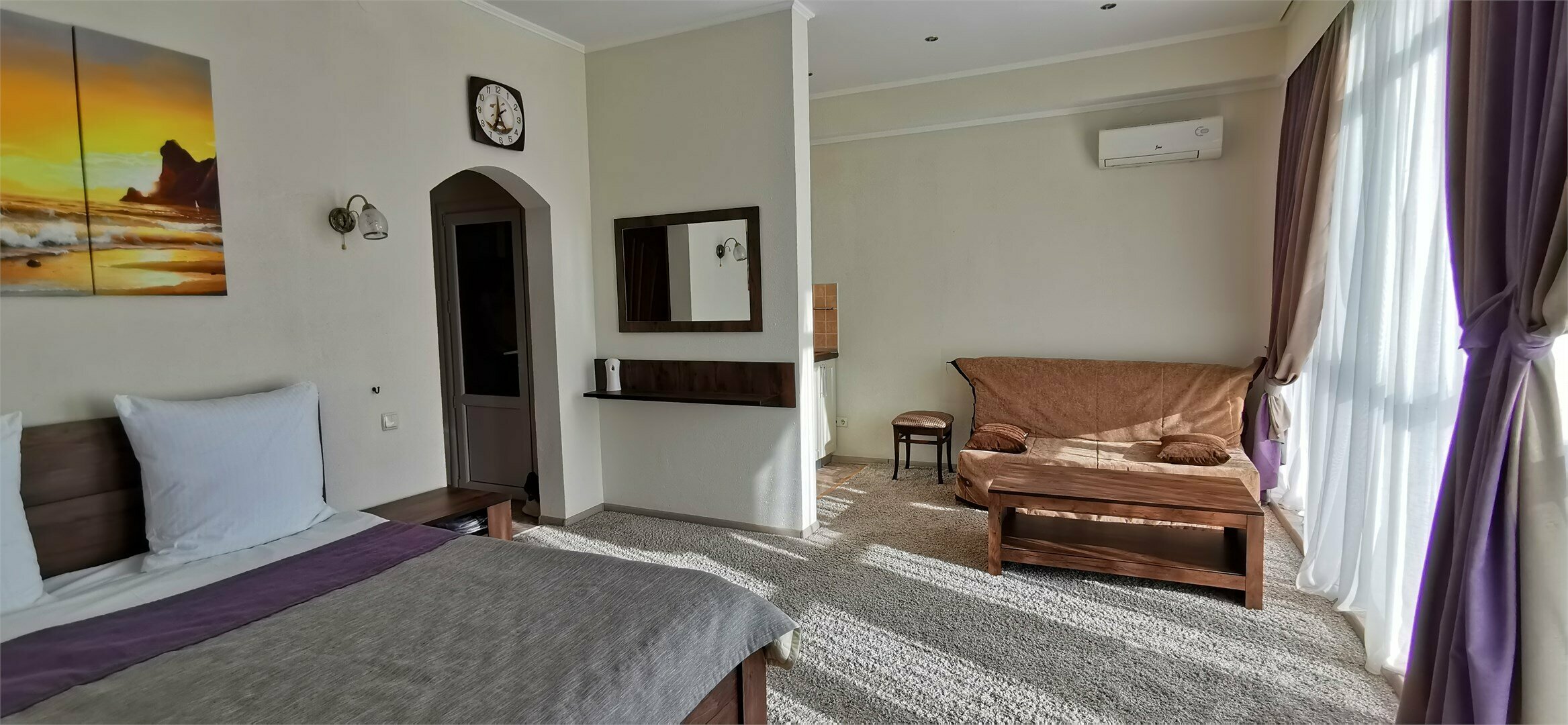 Номер с видом на город