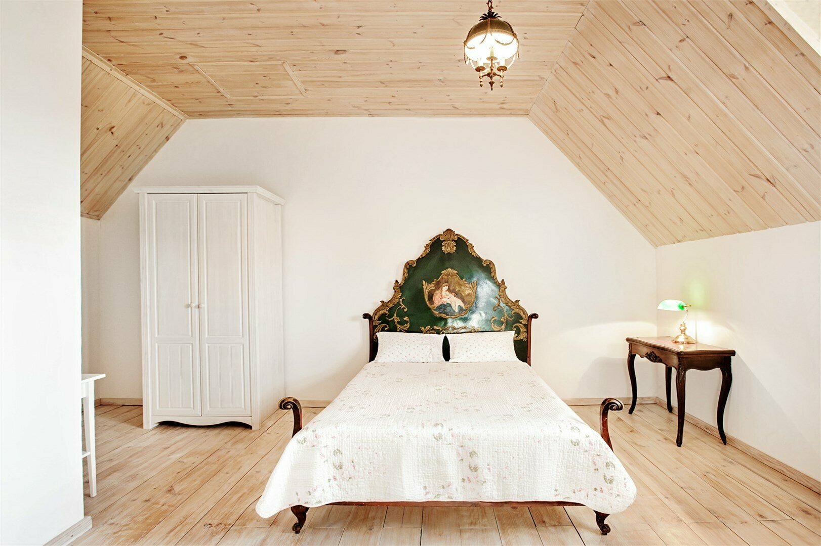 Двухкомнатный сюит "Земляника" в гостевых домах Мальвы