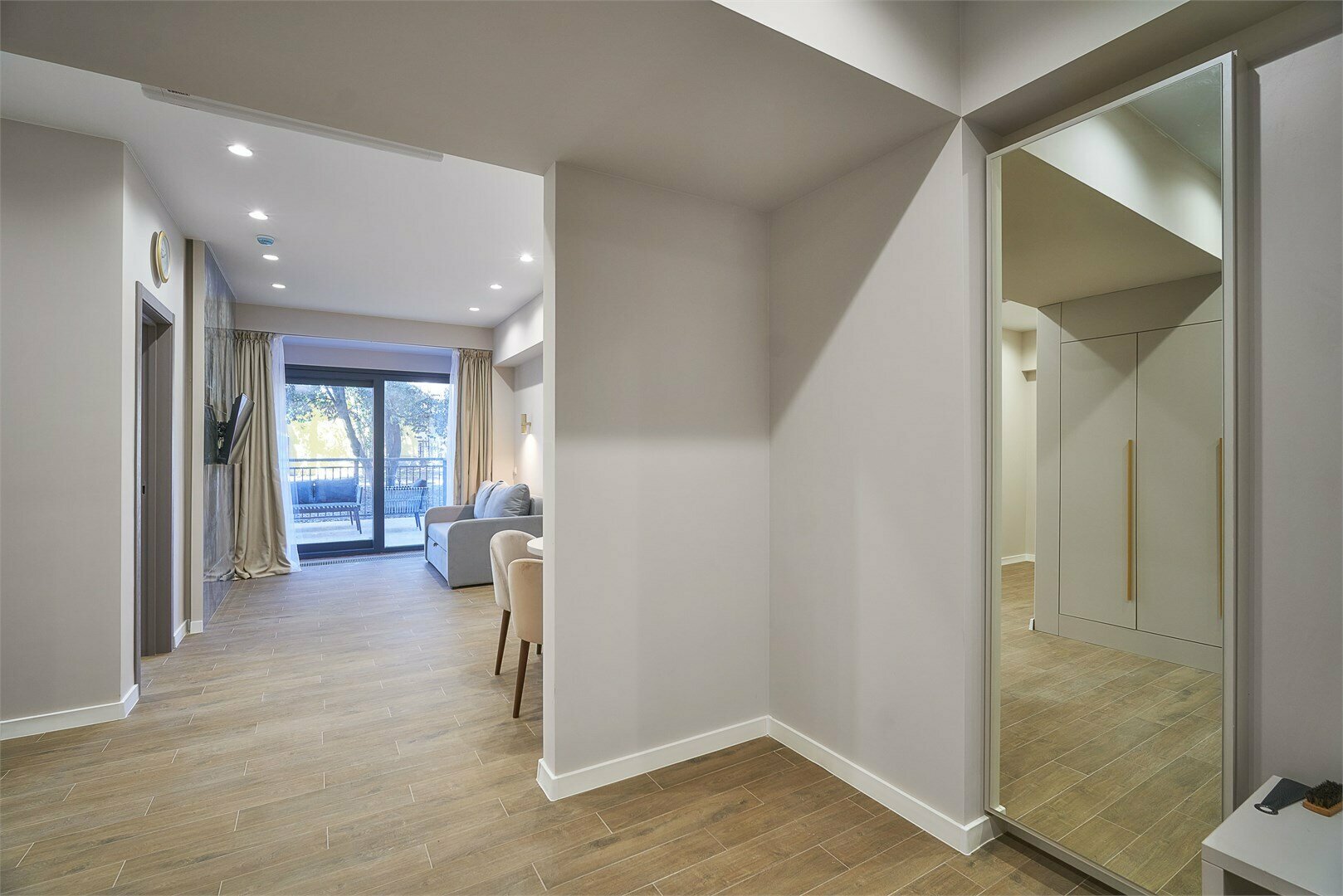 Люкс двухкомнатный с террасой