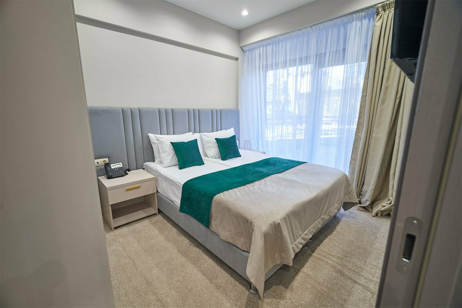 Люкс двухкомнатный с террасой