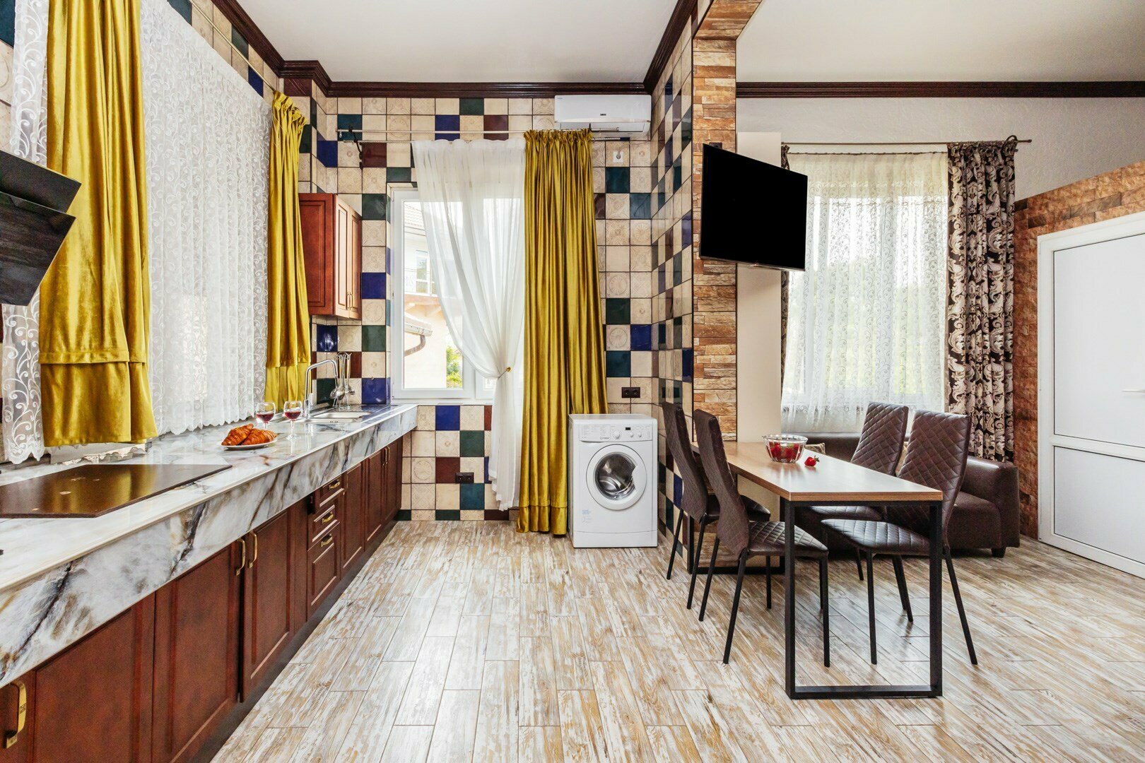 Апартаменты №221 / №231