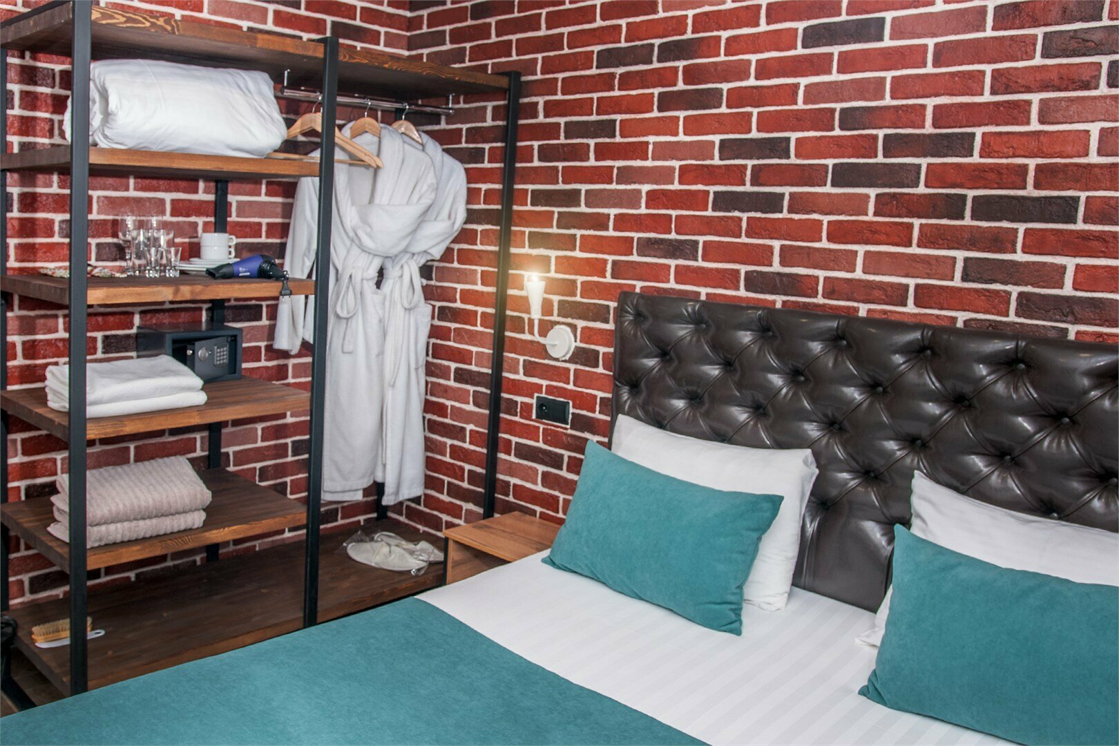 Номер Делюкс без балкона и видом на бассейн