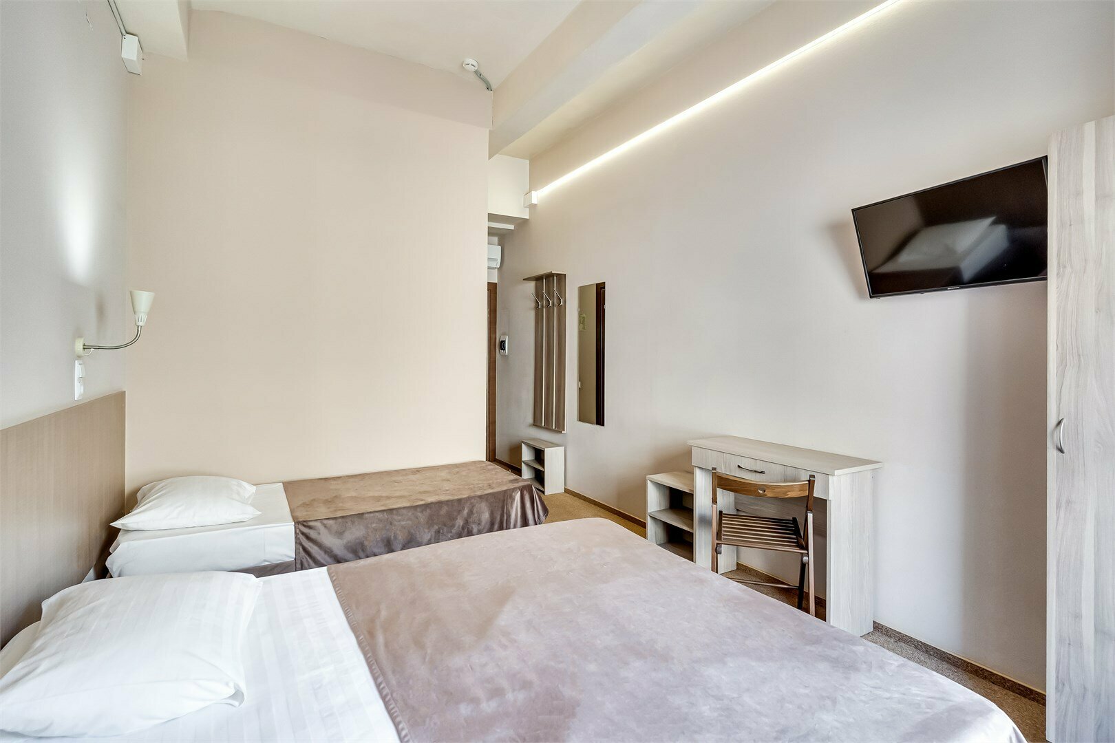 Стандарт трехместный с собственной ванной комнатой