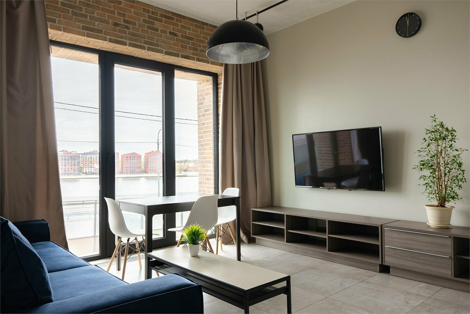 Lux апартамент для 4-х гостей с видом на реку