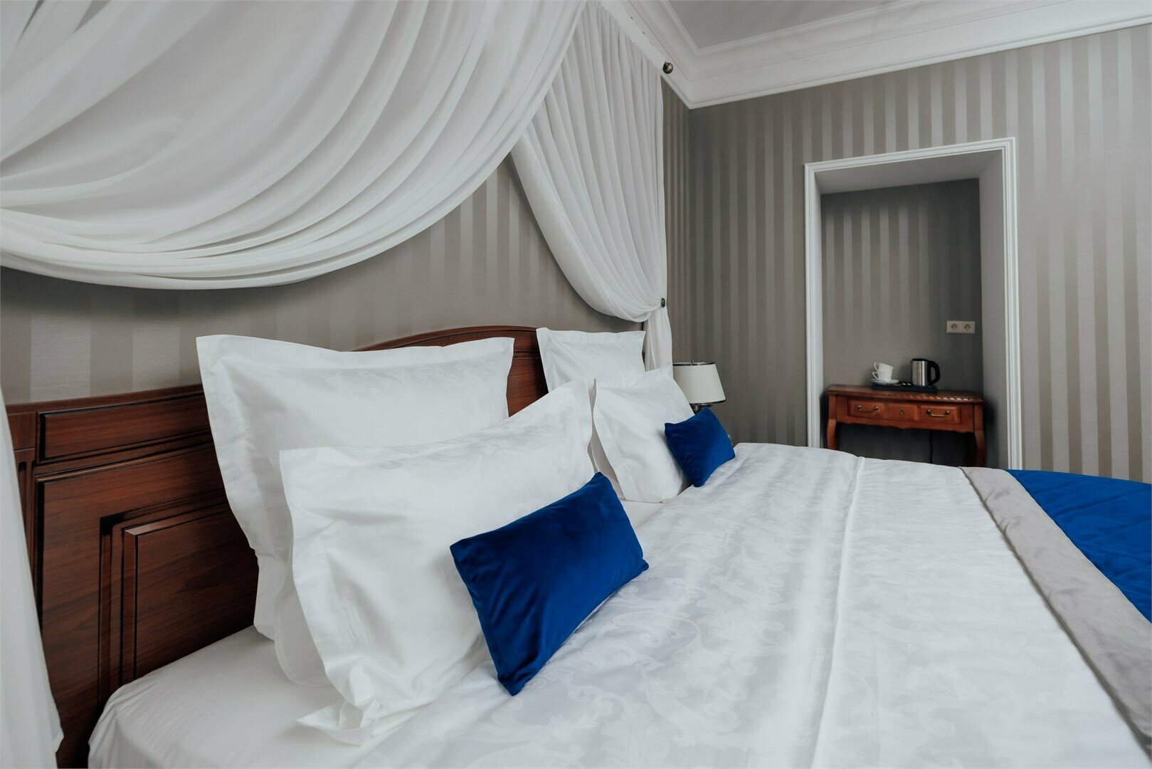 Делюкс с джакузи и видом на город