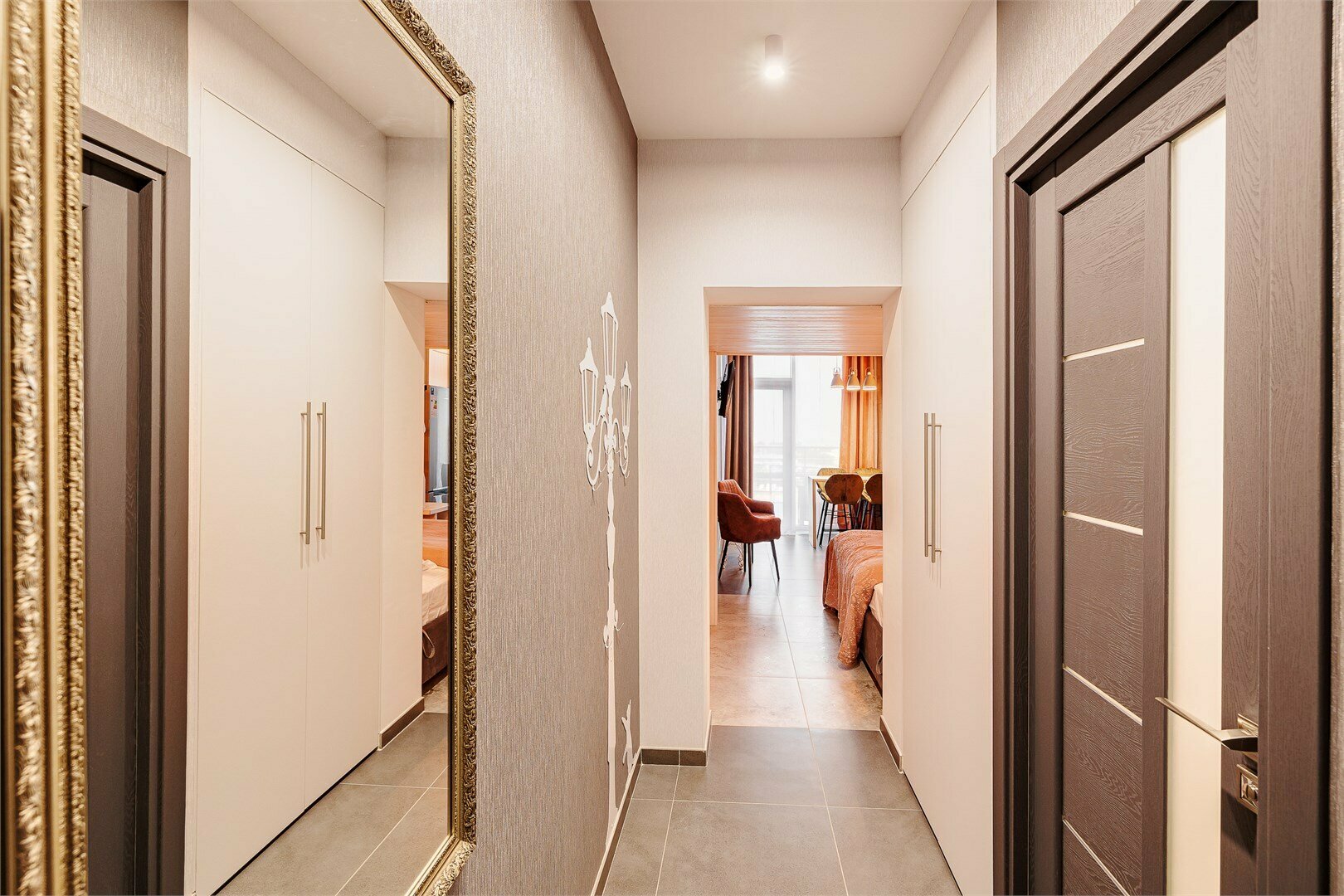 Четырехместный полулюкс c видом на море и бассейном 232a