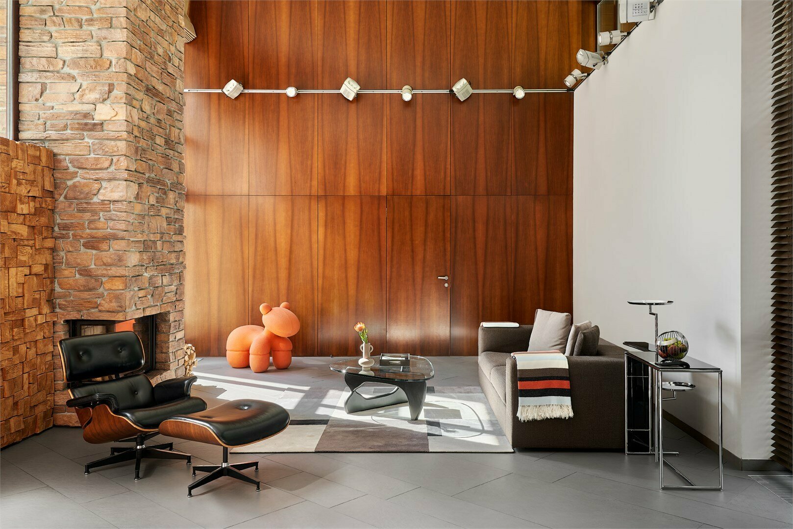 Вилла c камином и 3 спальнями