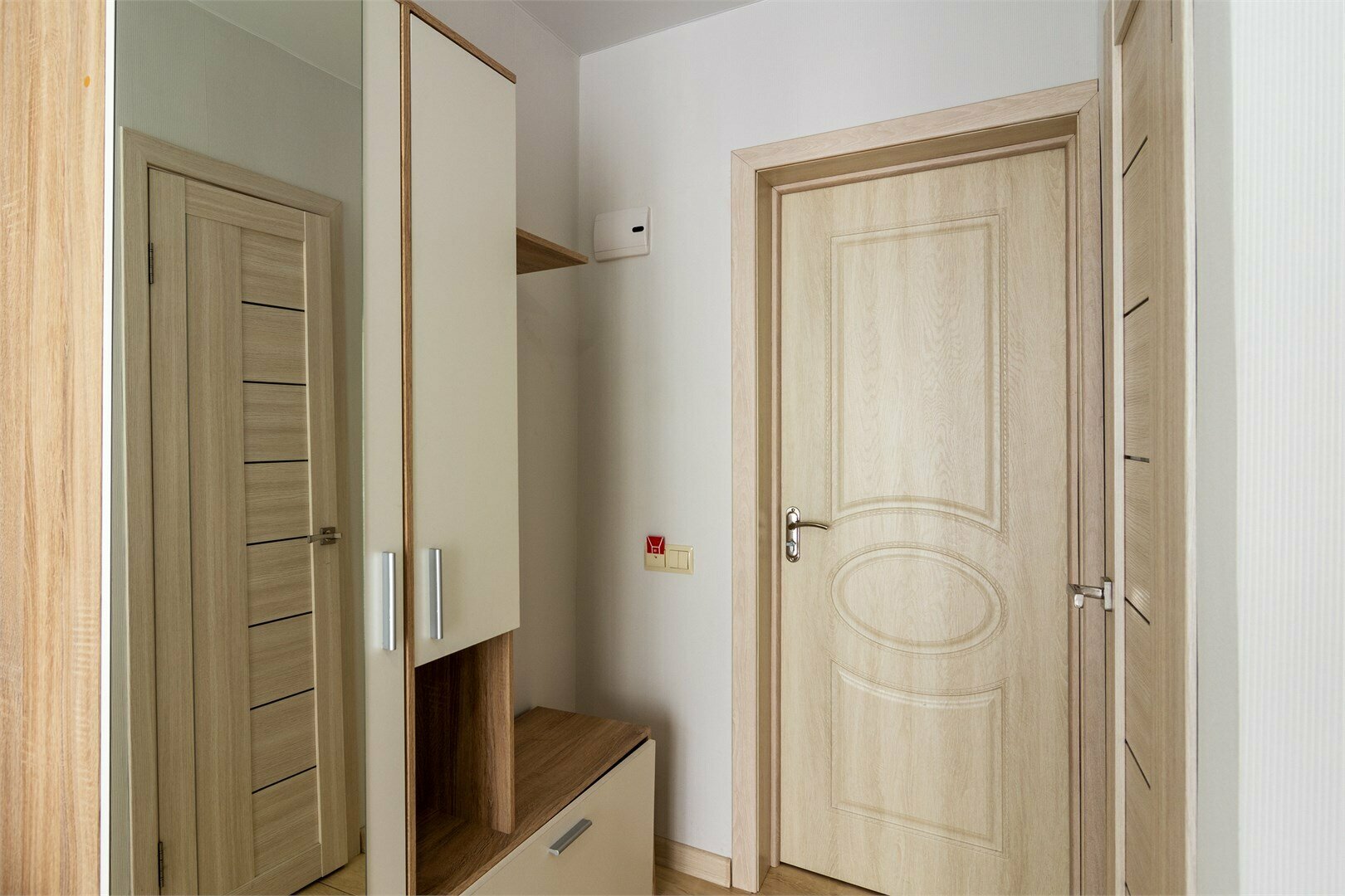 Семейный номер с боковым видом на море