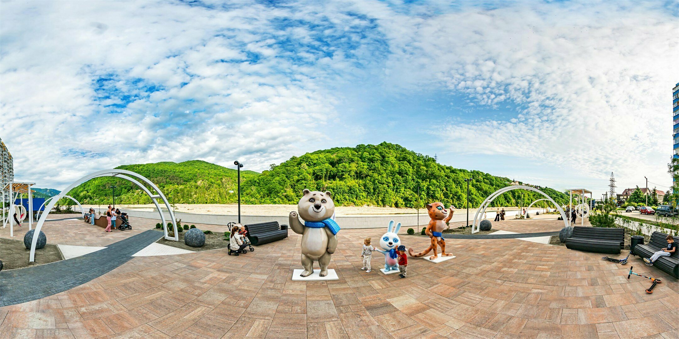 Люкс 2 комнаты" Горы и набережная" с балконом  "трансфер  до моря и обратно"