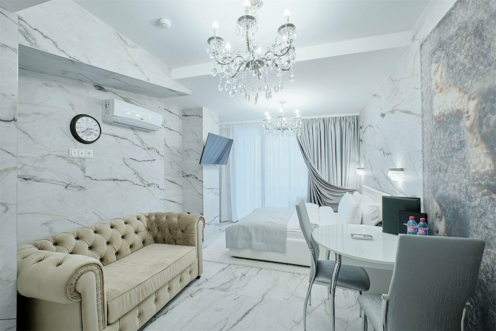 Джуниор Сюит