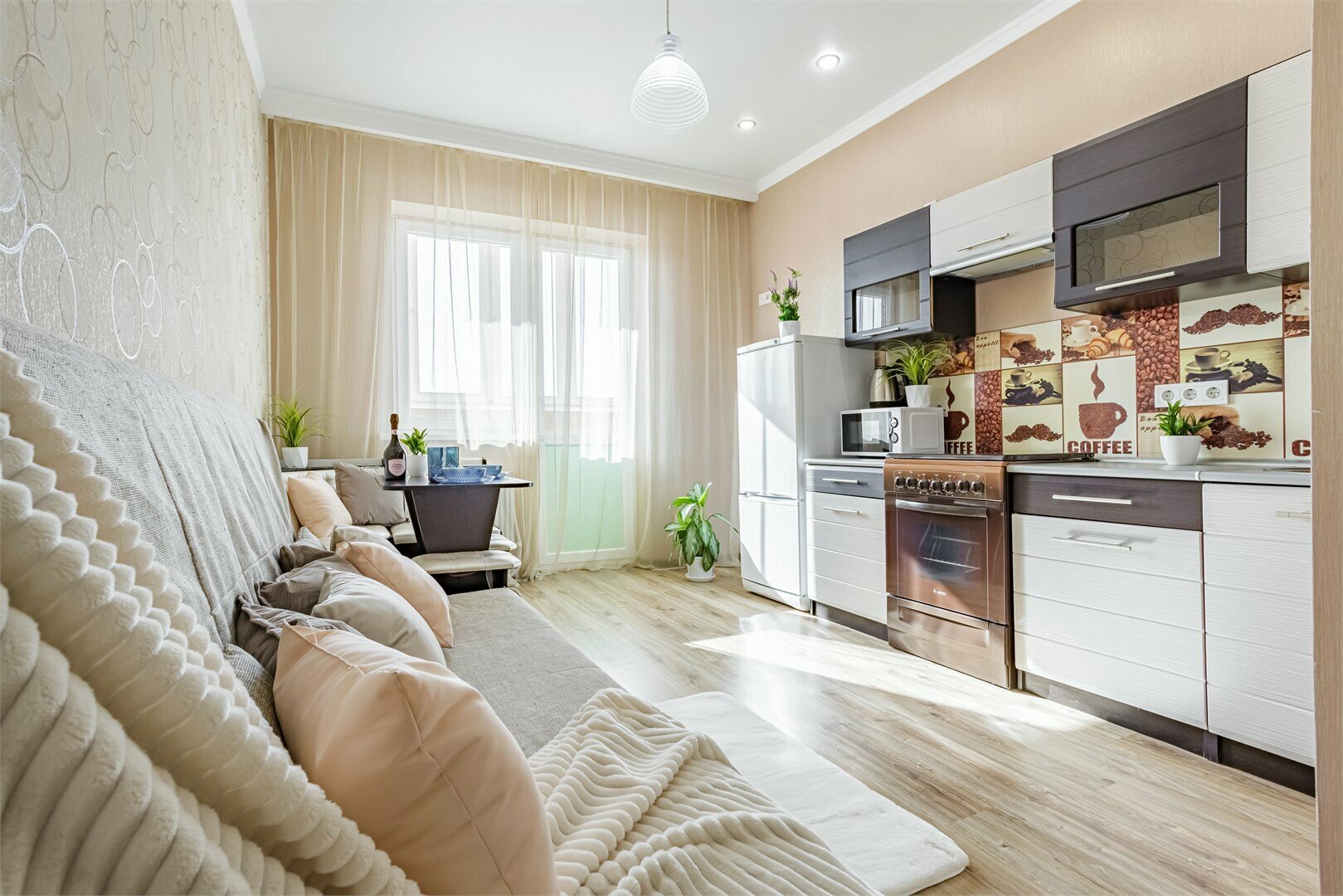 Апартаменты с видом на город на высоком этаже 162