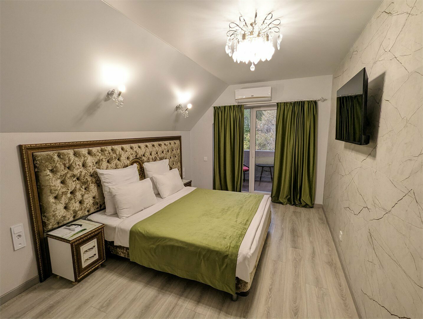 Стандарт с балконом