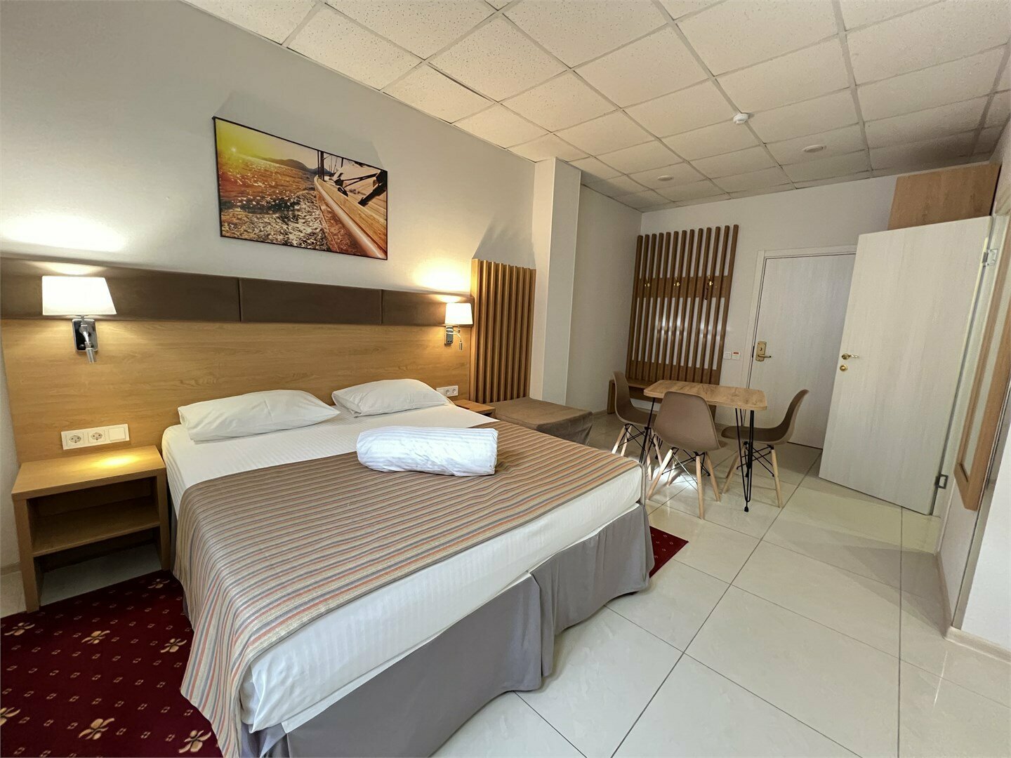 "Апартамент" 2-х местный с французским балконом (КУХНЯ)