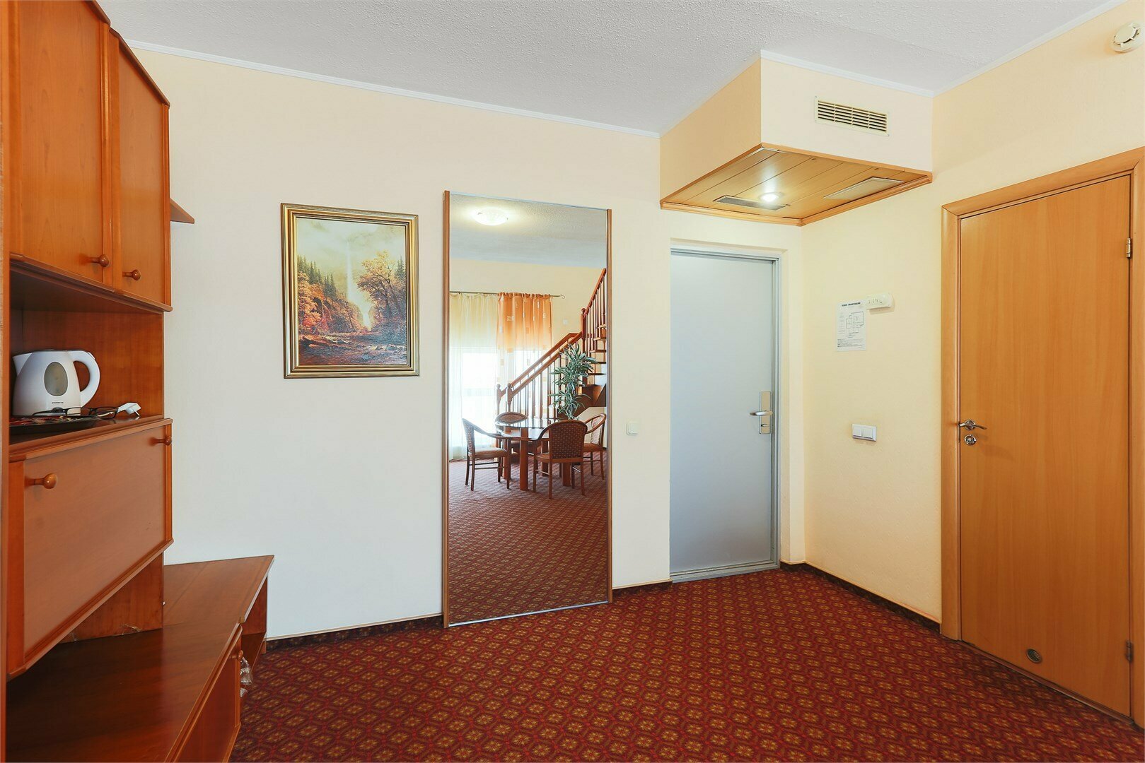 Сьют трехкомнатный