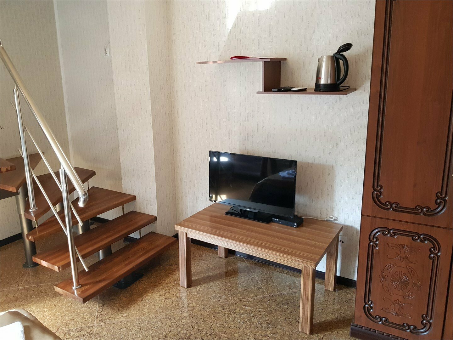 Двухуровневый номер  с видом на бассейн