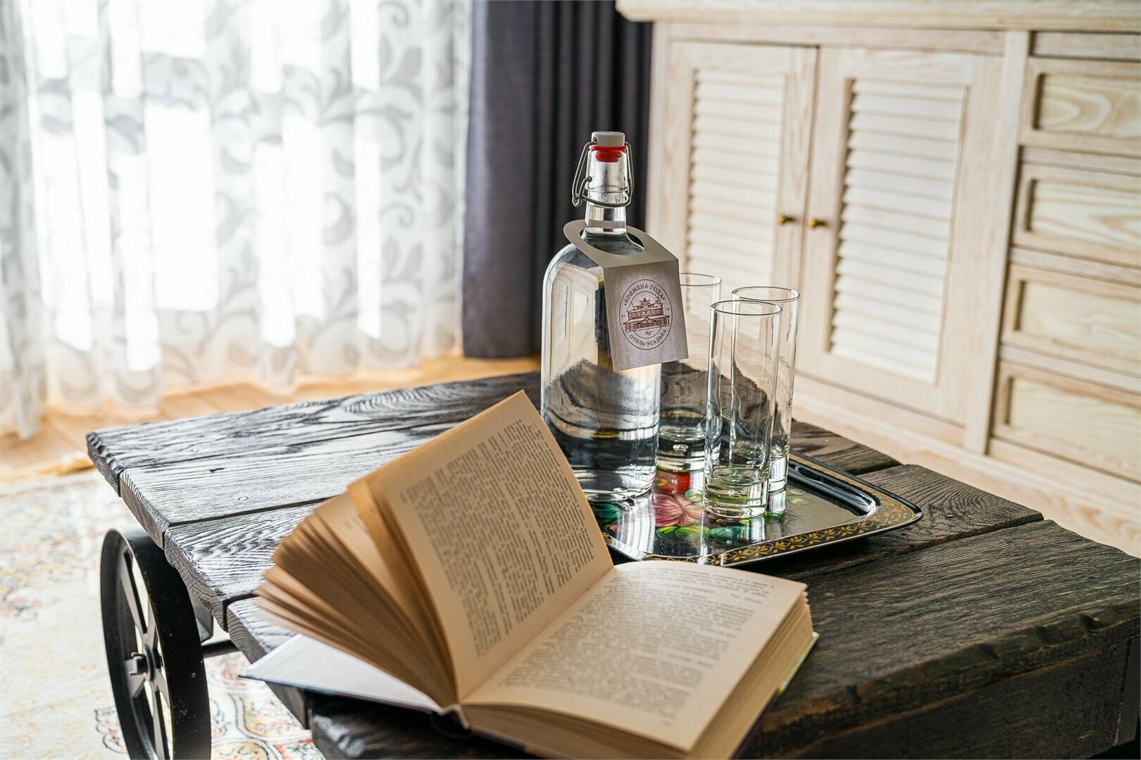 Семейный номер с видом на озеро