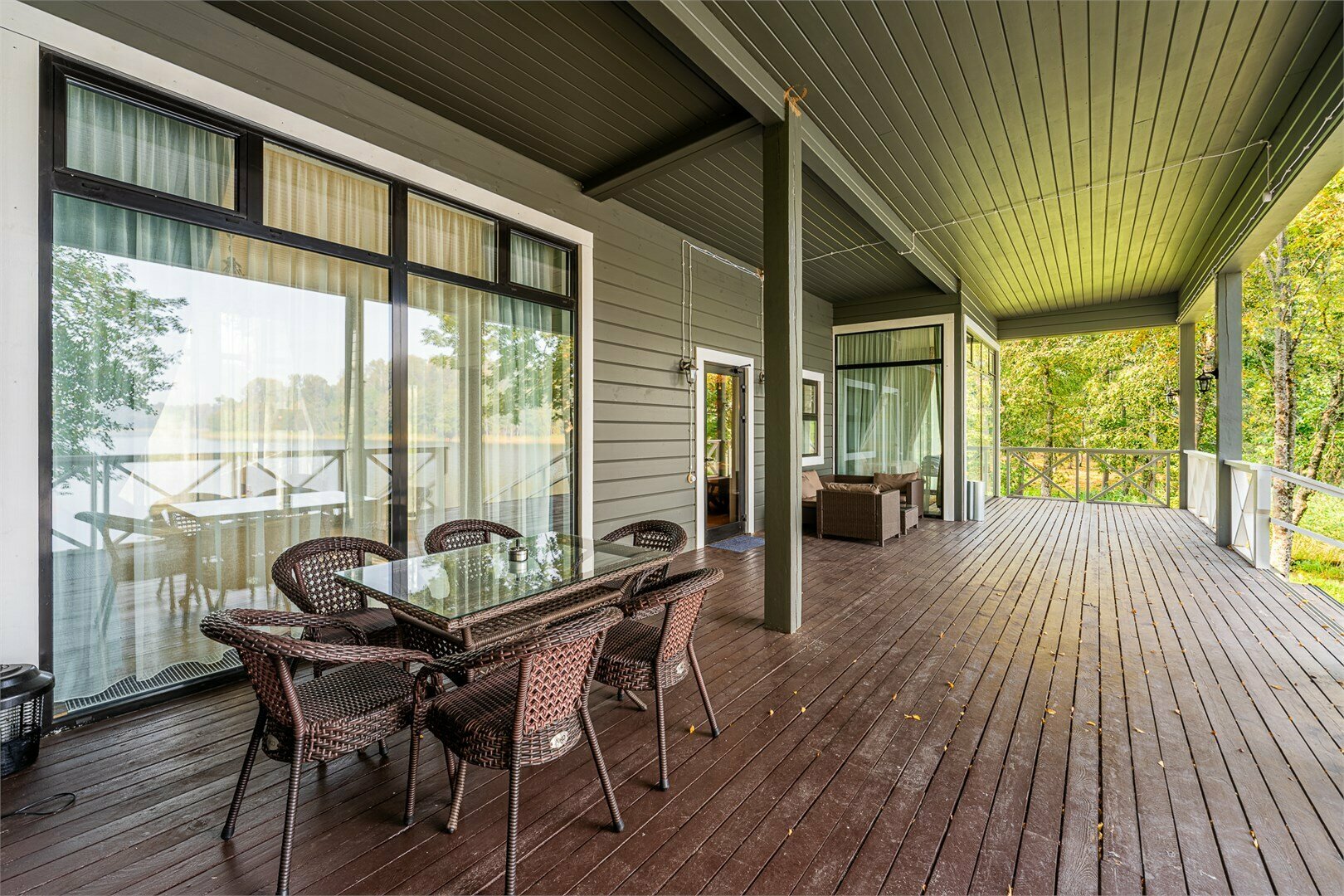 Дом "На озере"