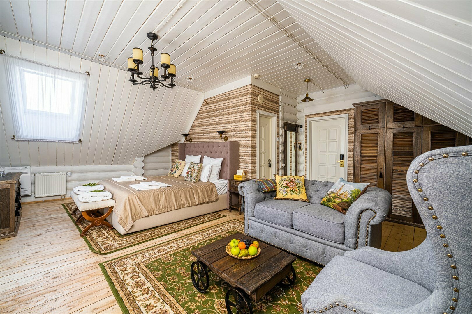 Просторный Люкс с видом на озеро