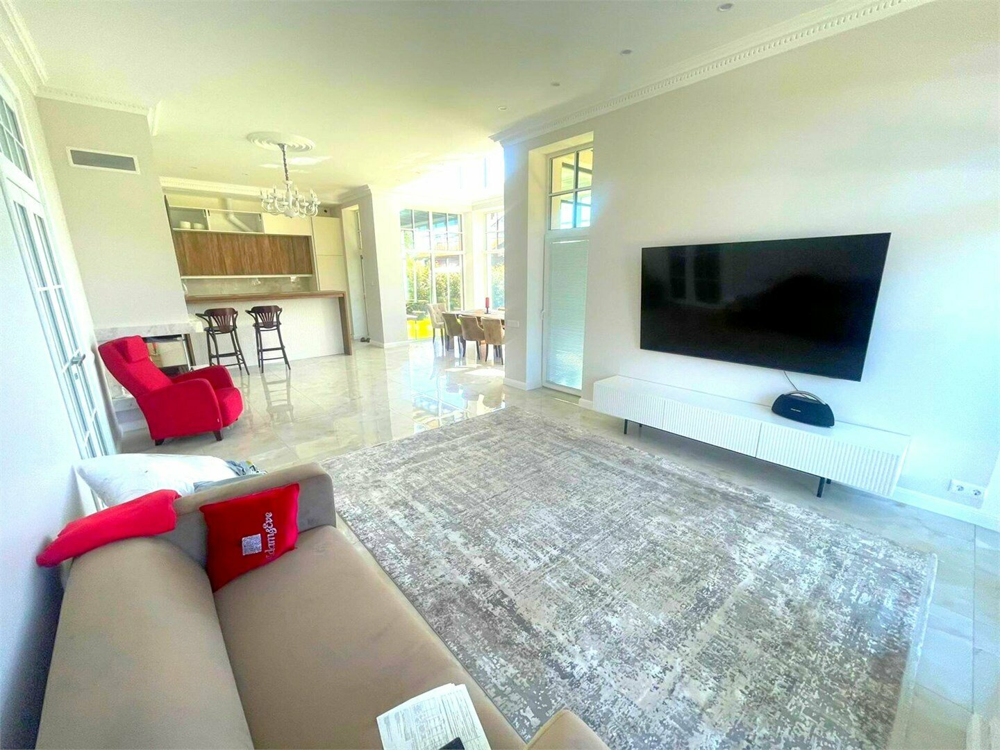 Дом с 6-ю спальнями