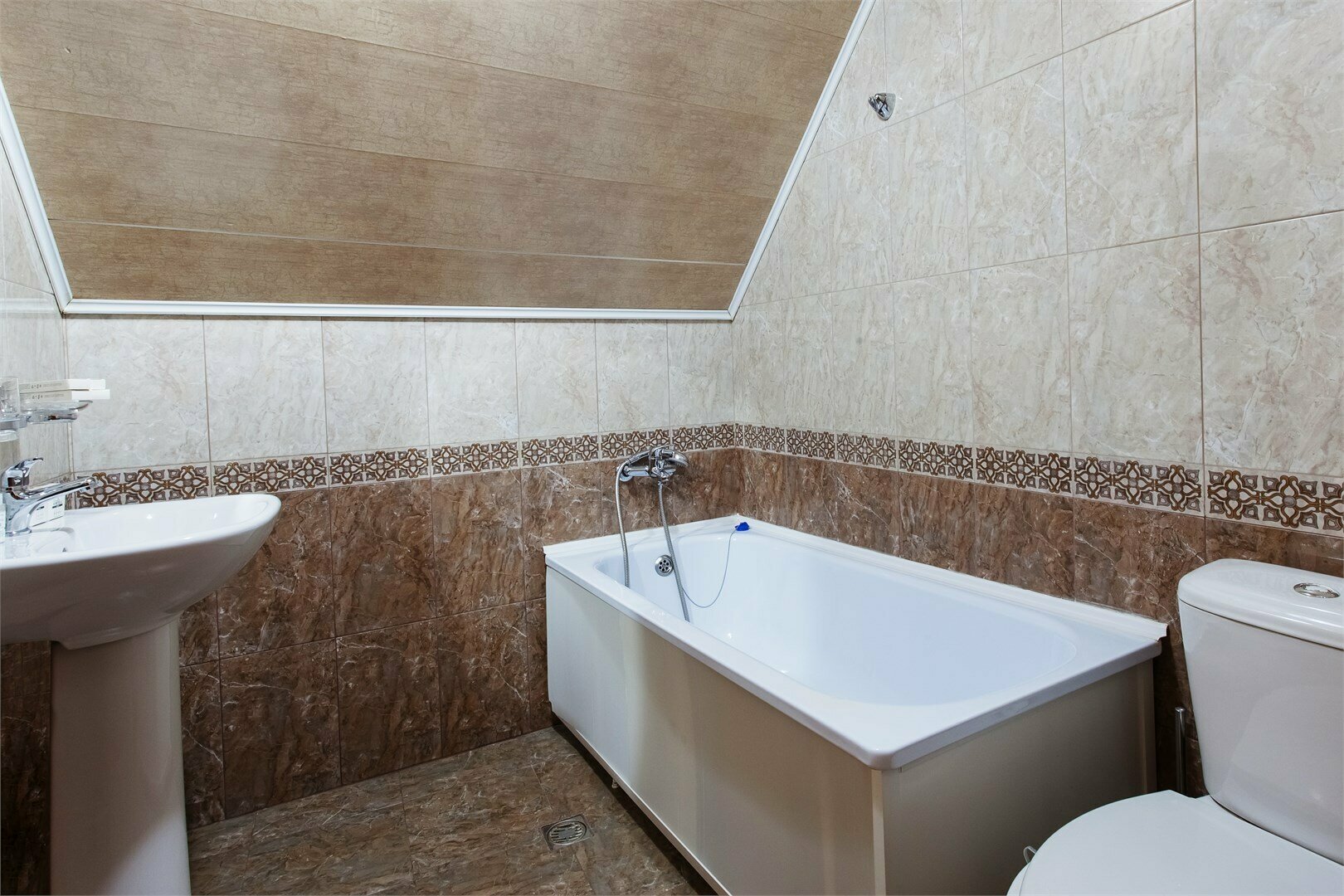 Четырехместный номер с ванной