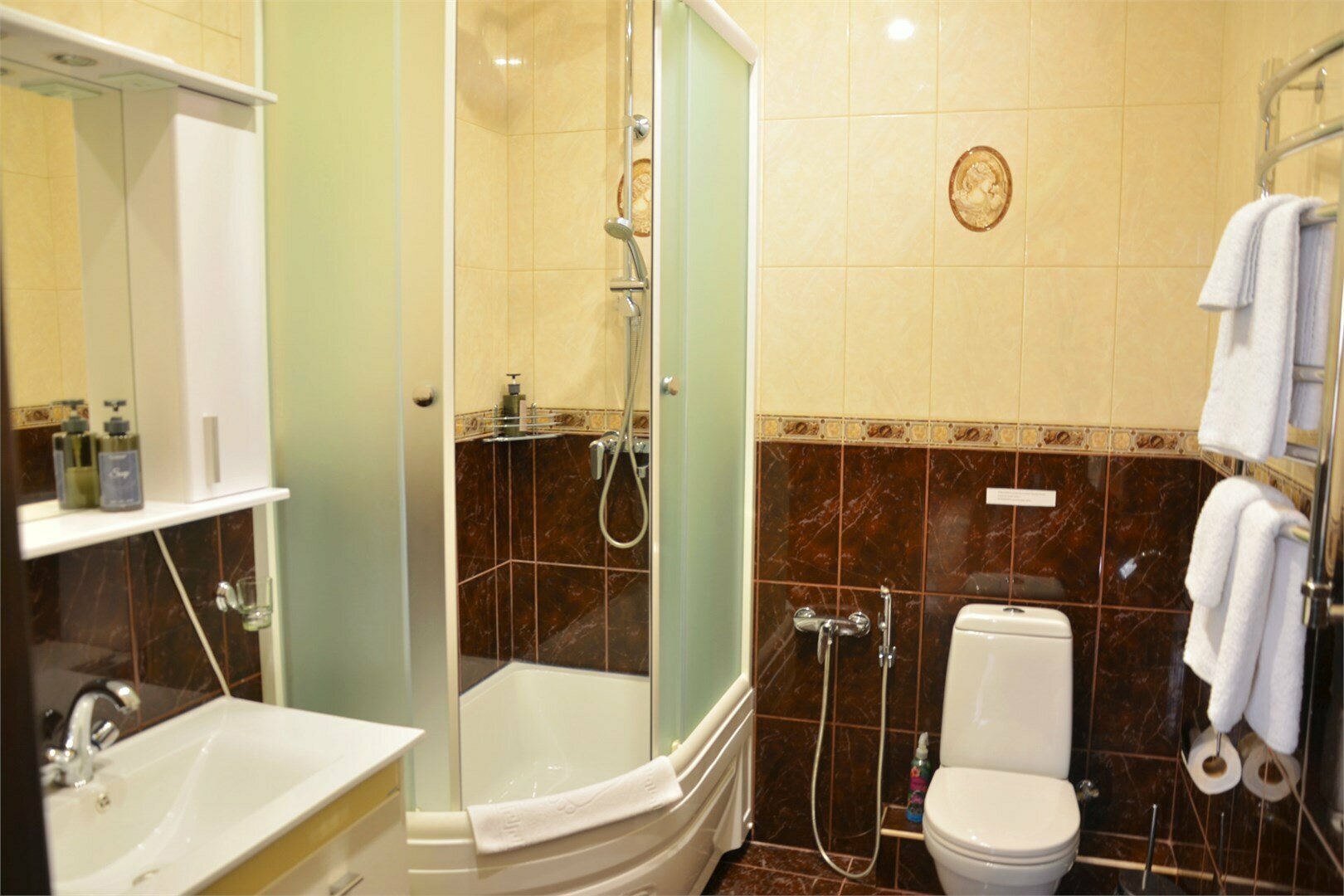 Люкс с балконом и кухней