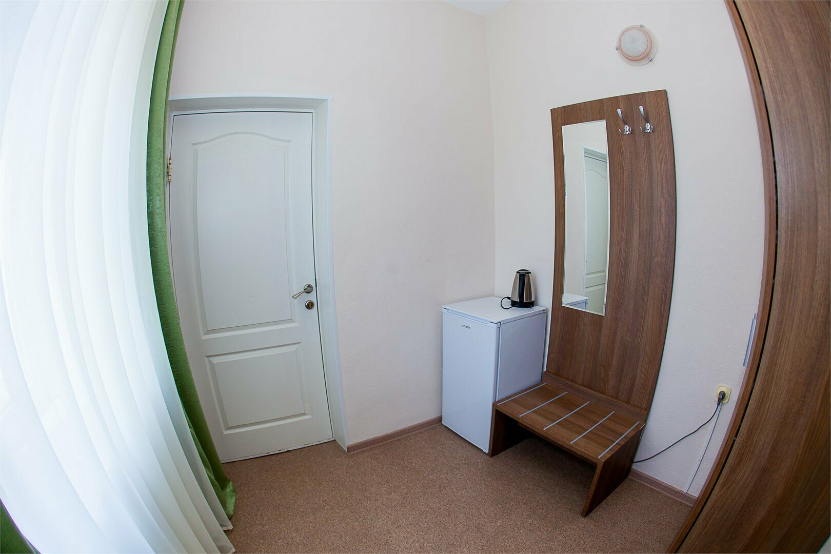 Cемейный номер с собственной ванной комнатой