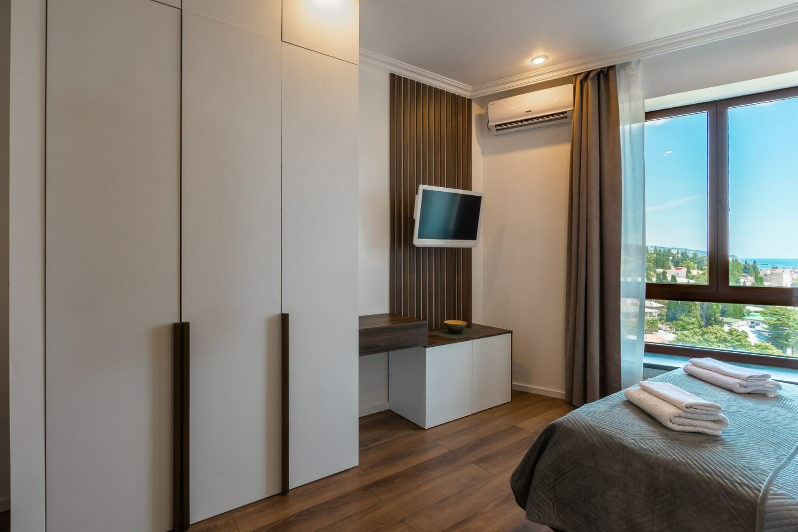 Студия в  Ялте прямой вид на море