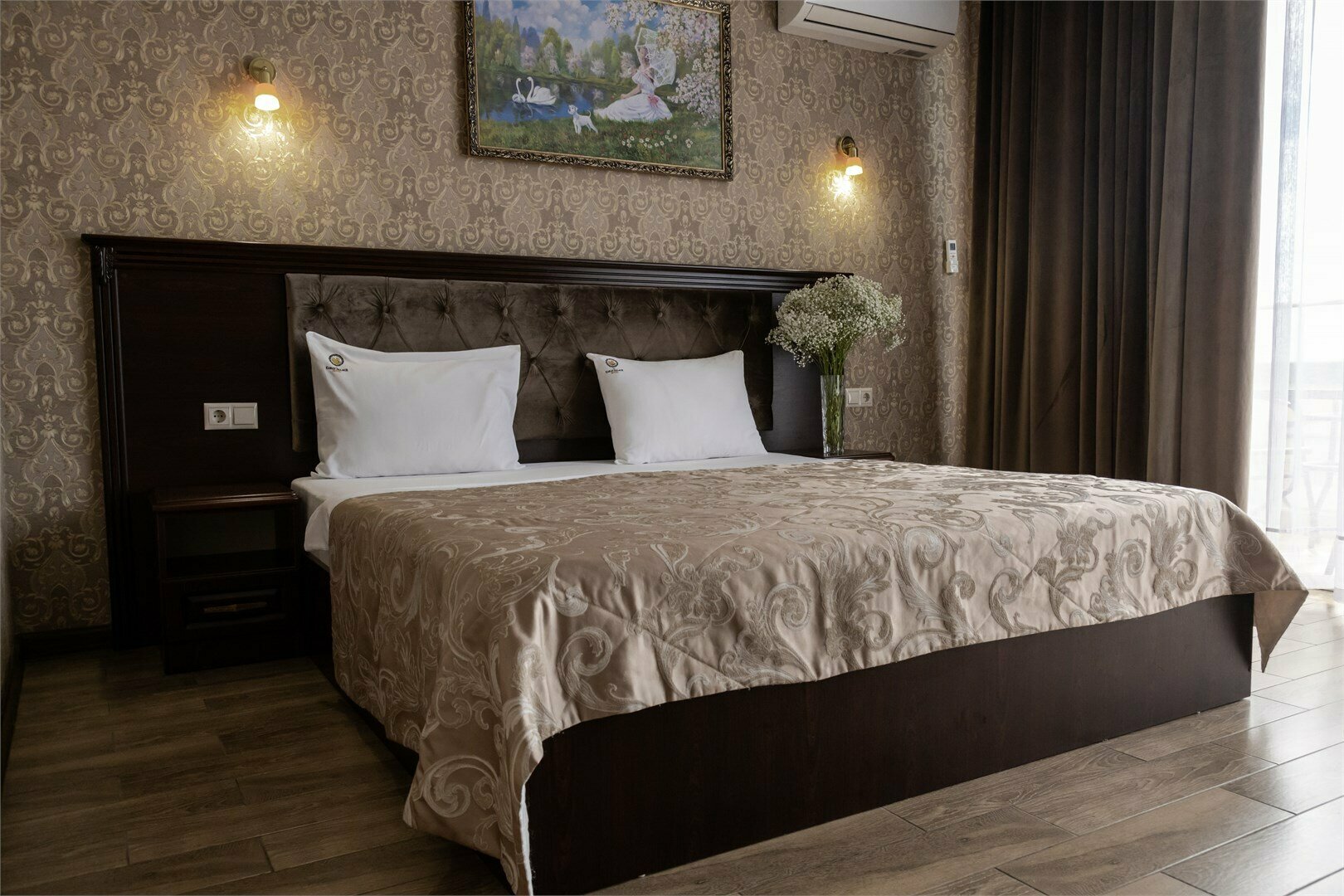 Люкс с балконом и видом на внутренний двор