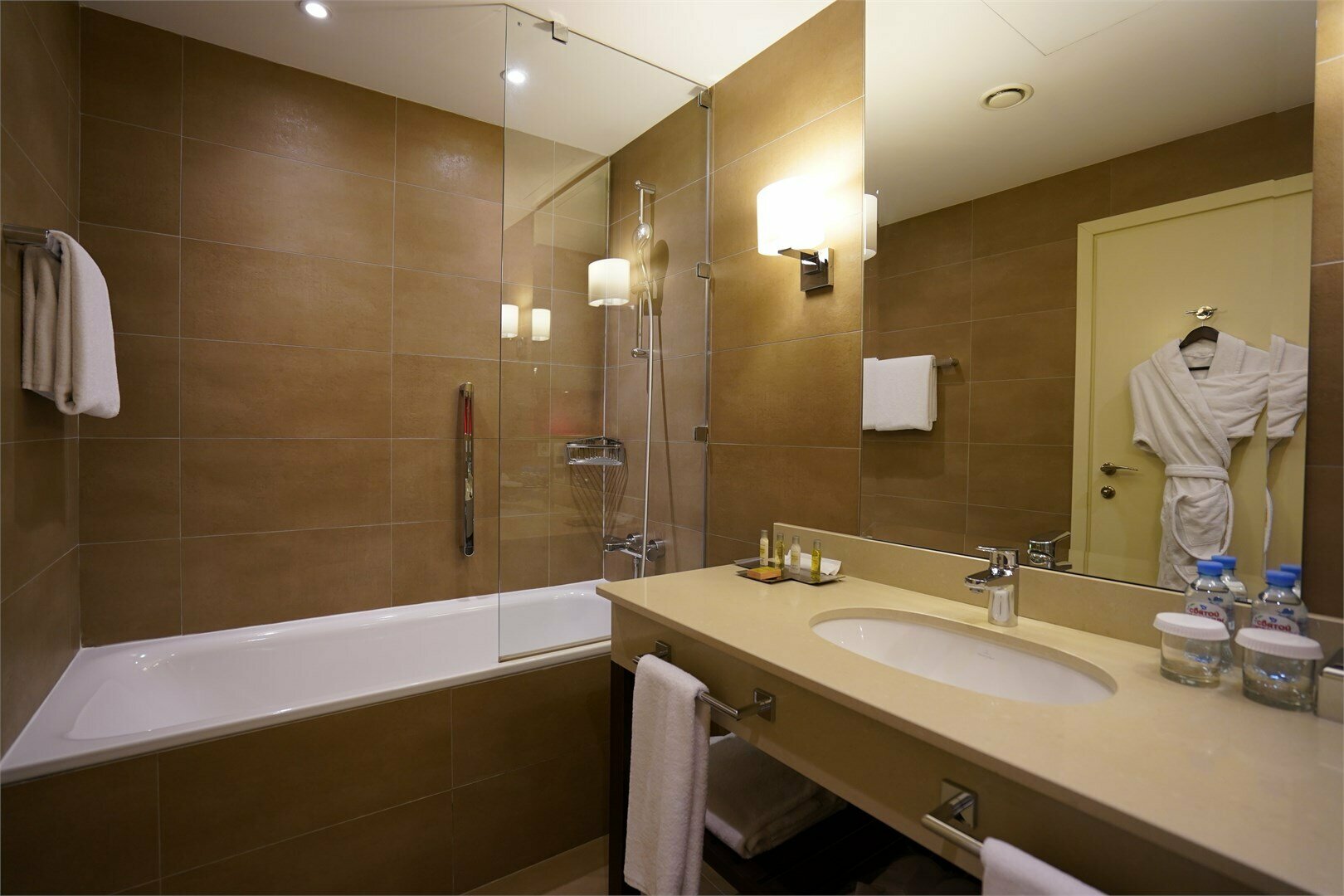 номер ПРЕМИУМ/TWIN с 2 раздельными кроватями