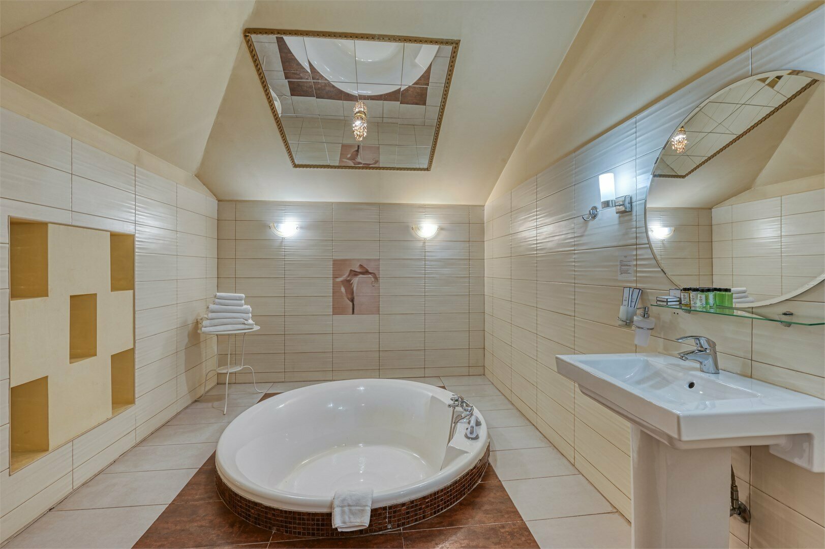 Двухуровневый Люкс с бильярдом