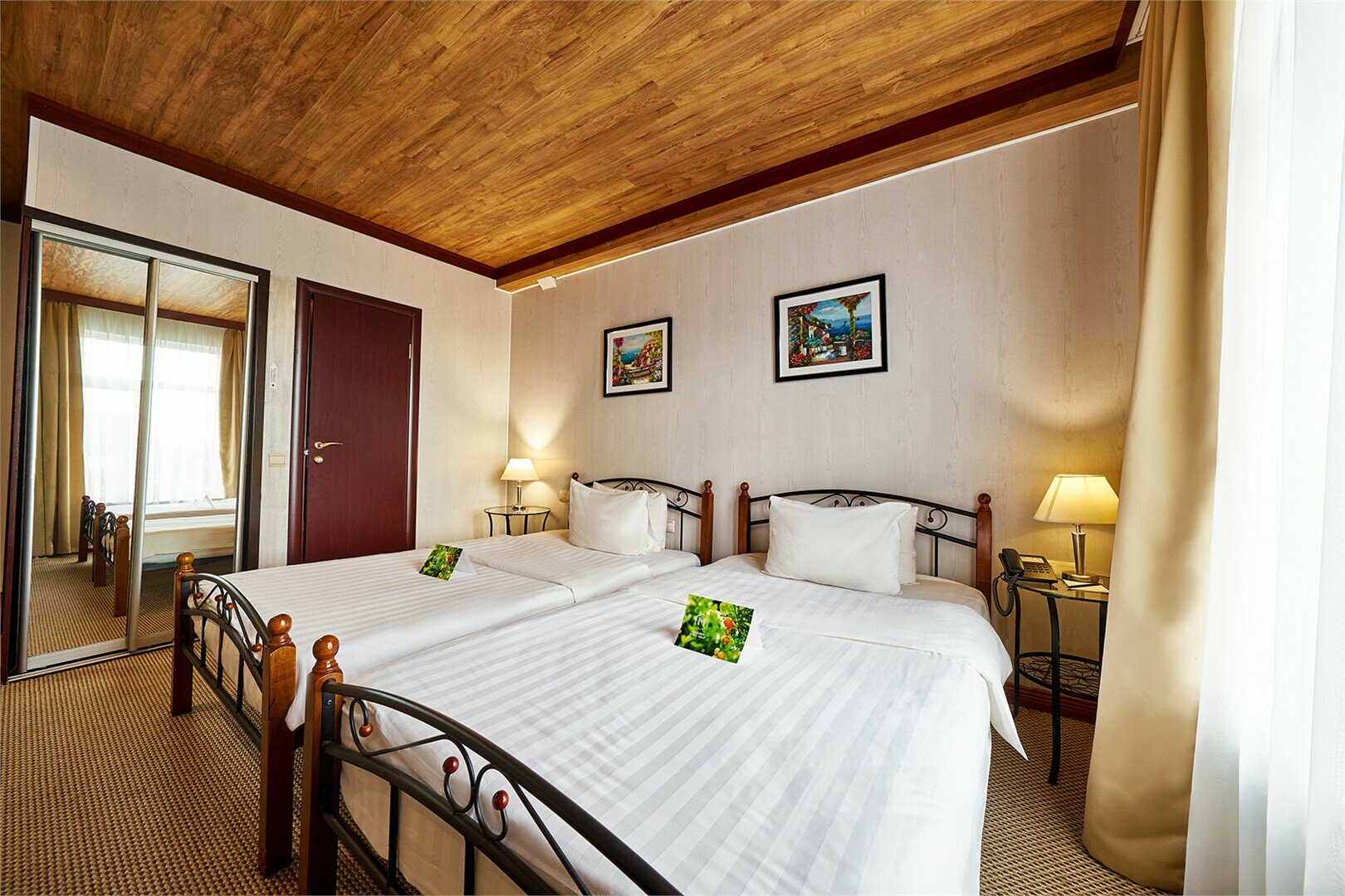 Супериор с двумя раздельными кроватями