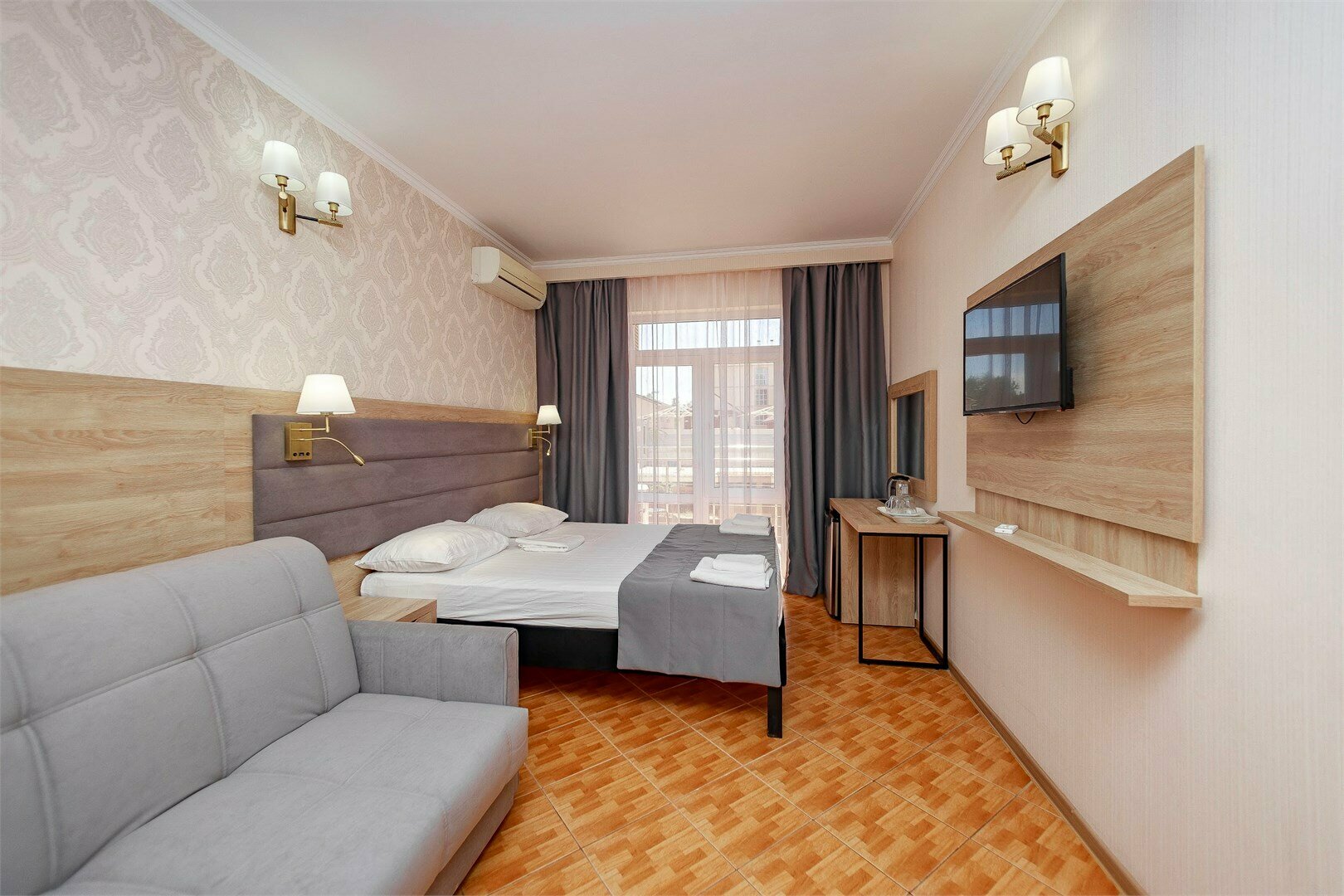 Делюкс с видом на бассейн