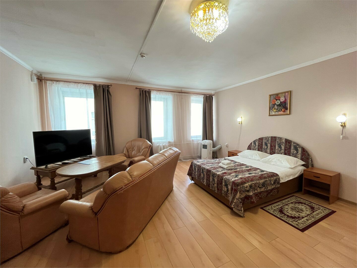 1 Категория (двухкомнатный семейный номер с 2 раздельными кроватями с видом в атриум)