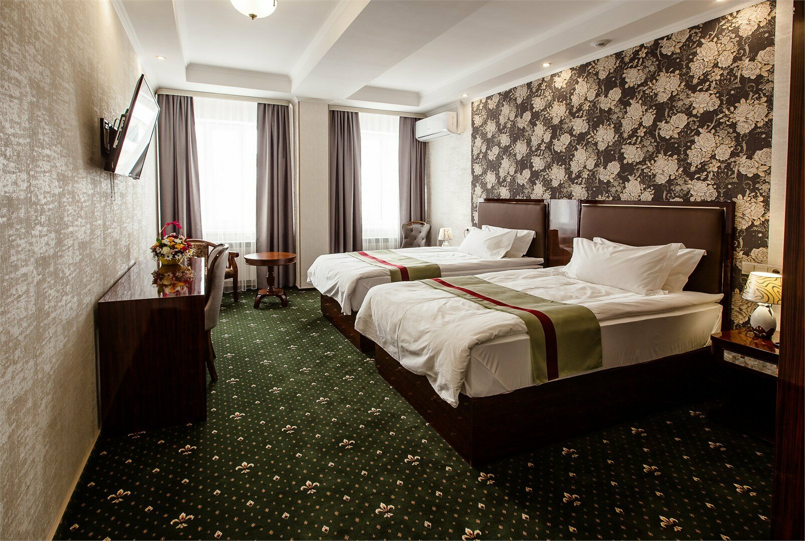 Полулюкс с двумя односпальными кроватями