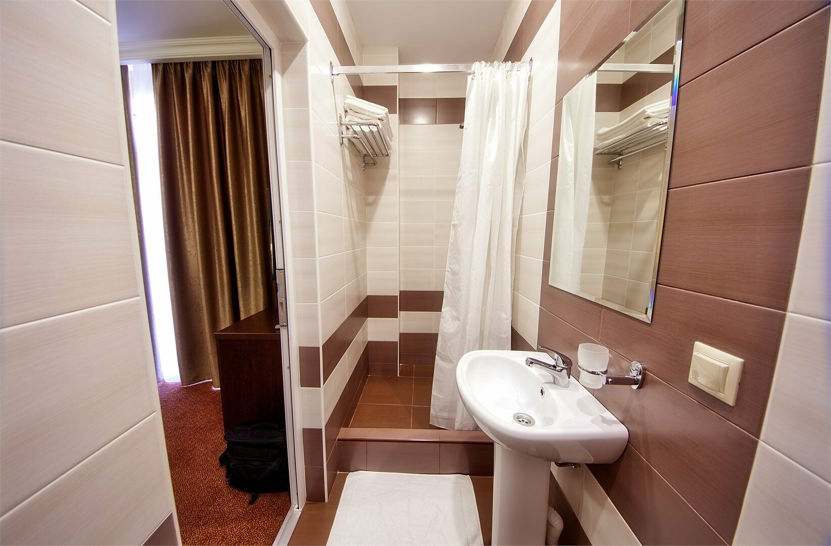 Стандарт с балконом с двуспальной кроватью