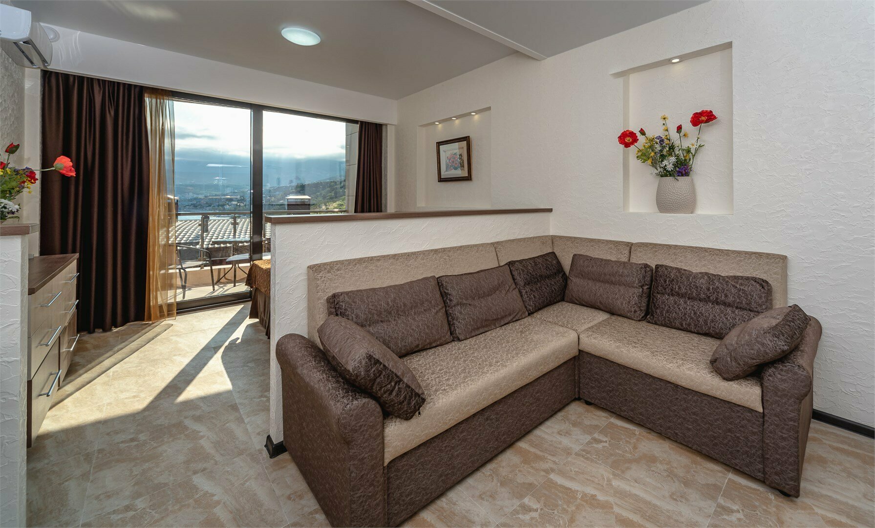 Семейный с видом на море