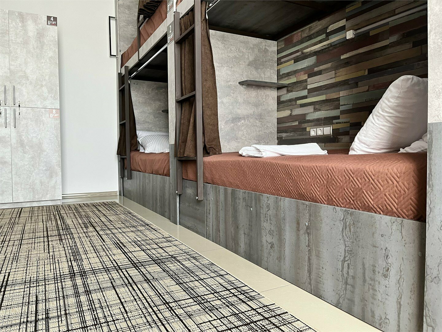 Кровать в общем 8-местном номере