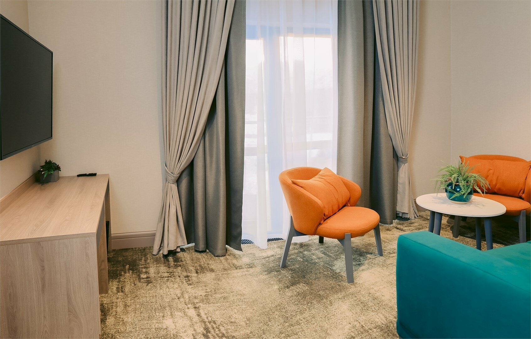 Люкс с кроватью размера «king-size» и балконом