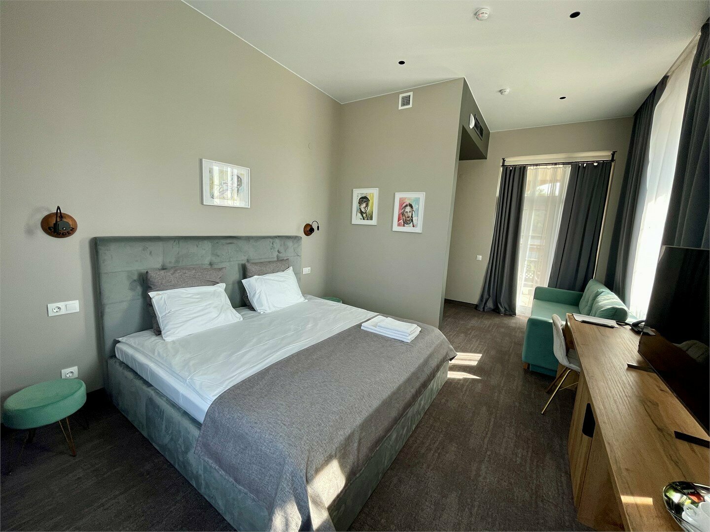 Люкс с террасой 2-местный + 2 дополнительных места