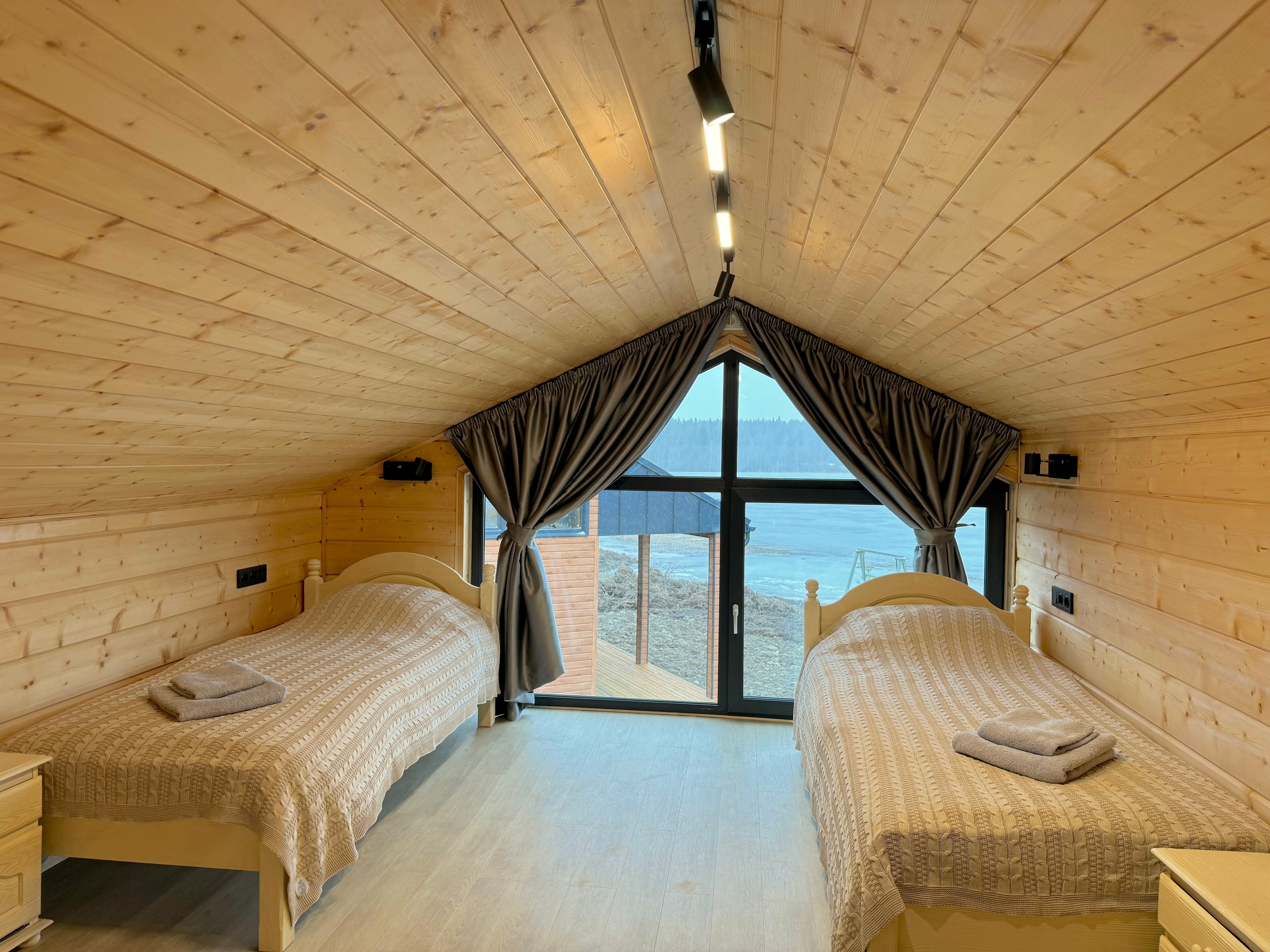 ДОМИКИ ИХОЯРВИ на ОЗЕРЕ (ДОМ №3)