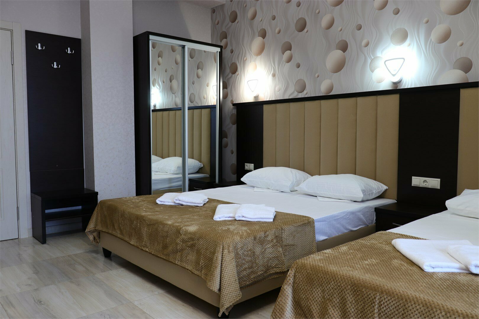 «Апартаменты» с балконом