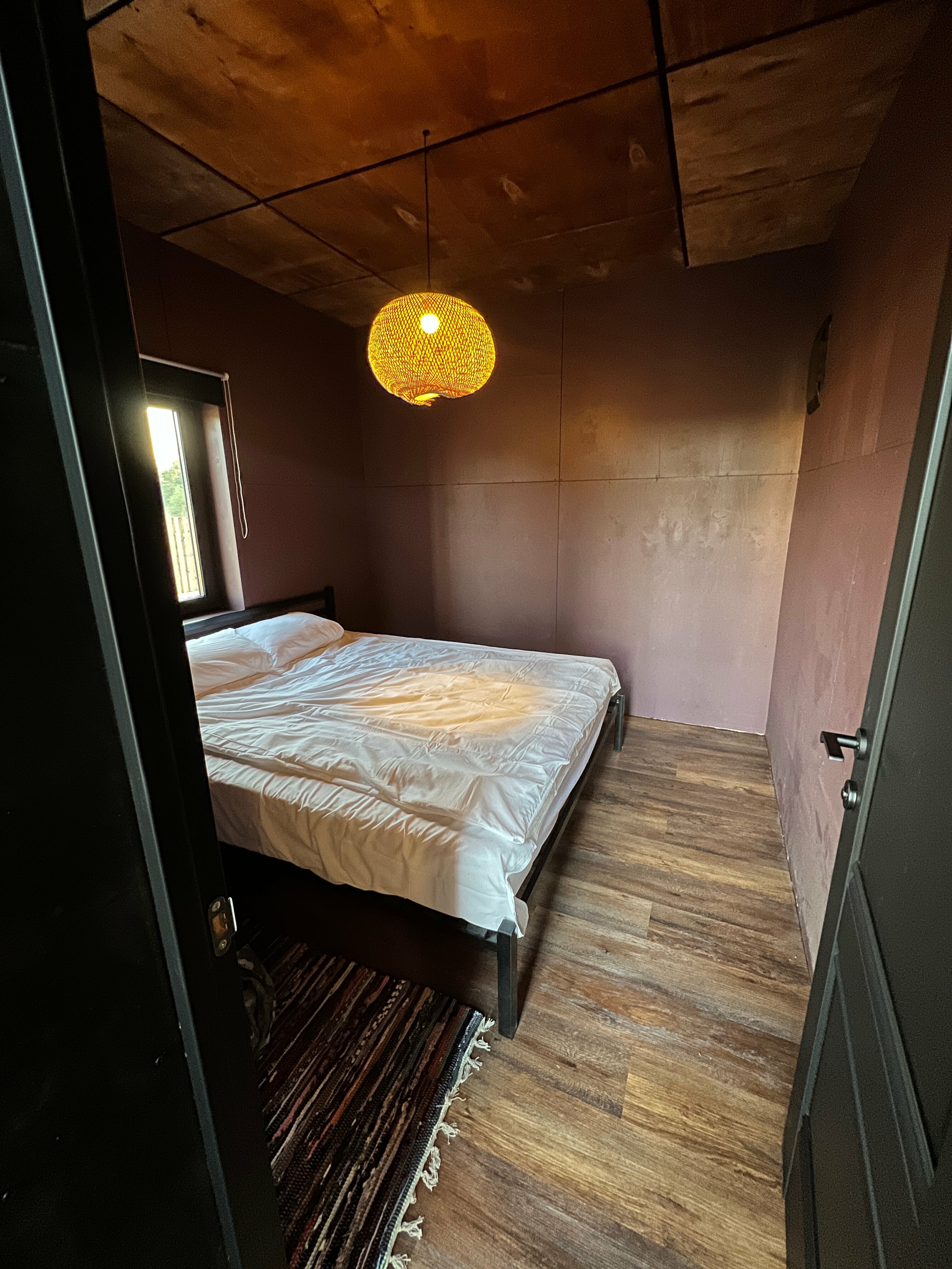 Дом Барн Хаус чёрный 85м2 с уникальным дизайном и тремя изолированными комнатами