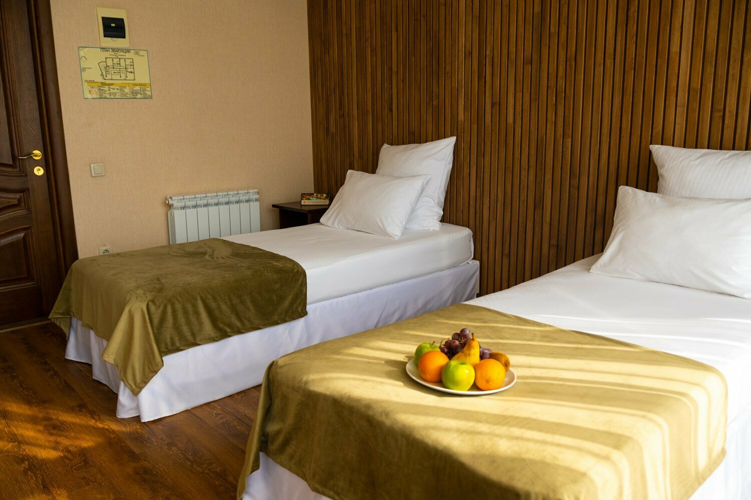 Стандарт "Комфорт"  (раздельные кровати, вид на бассейн) 301