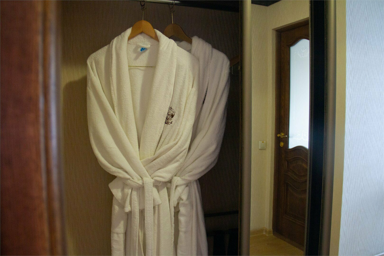 КОМФОРТ БРИЗ с террасой и лежаками 214