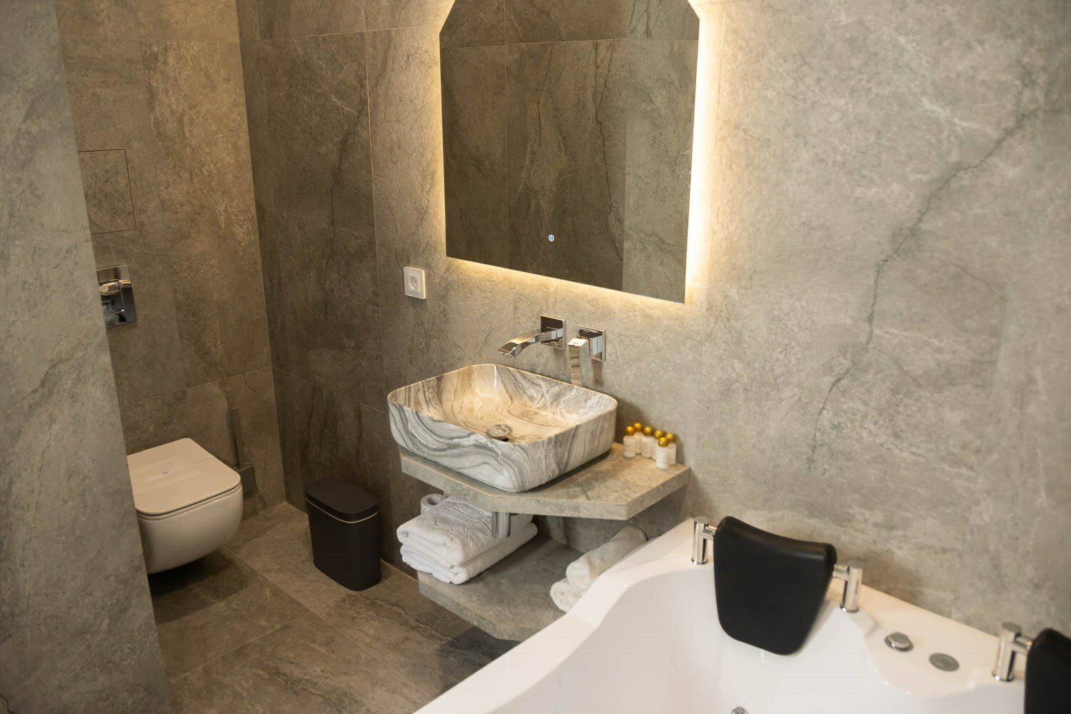 Джуниор Сьюит 208 Авторский  дизайн. Номер с джакузи