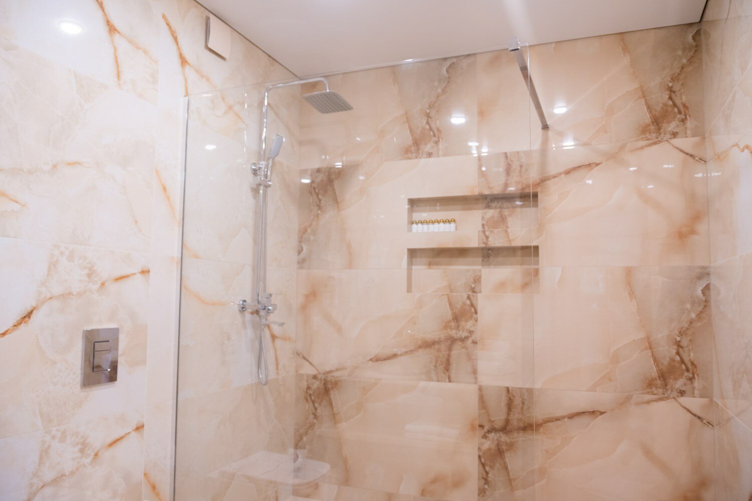 Стандарт "Комфорт"  (раздельные кровати, вид на город) 303